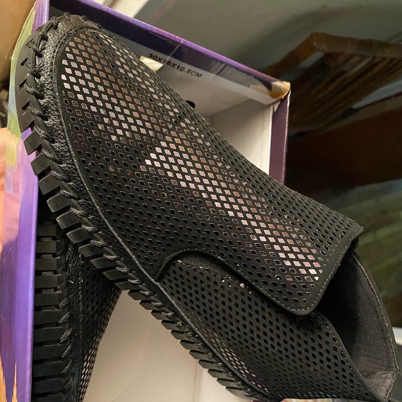 Sequin Skip - Picture 2 of 3